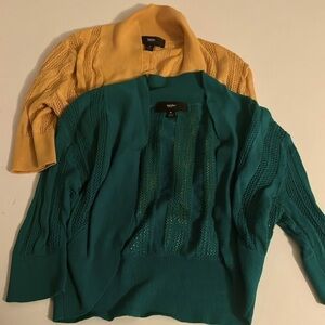 Mossimo -  Sweater x 2 green and mustard color. Size M